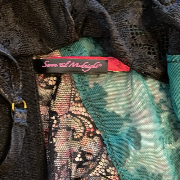 New unworn, green and black bustier - Picture 4 of 7